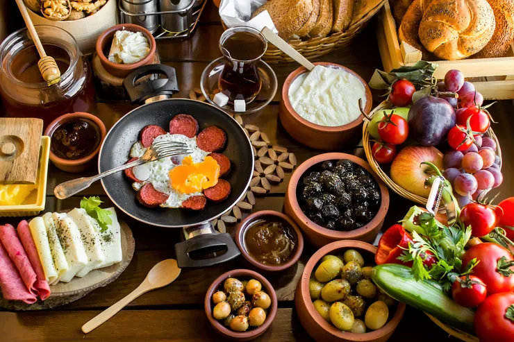 Full breakfast spread